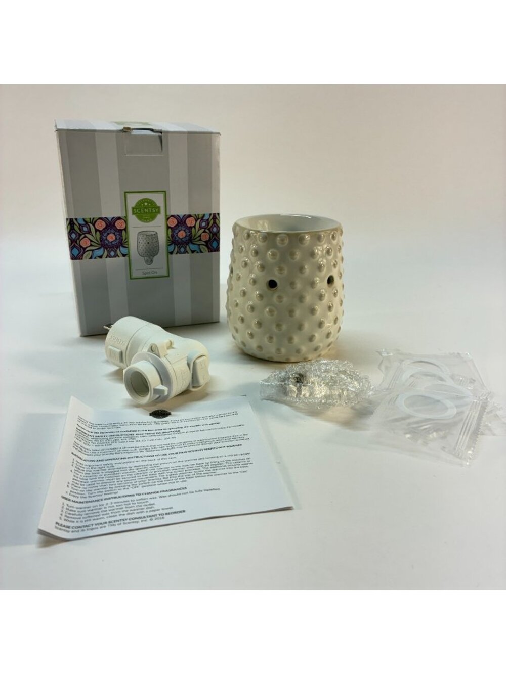 Scentsy Spot On Plug-in Mini Cream Color Warmer With Wax Melt Ceramic Retired